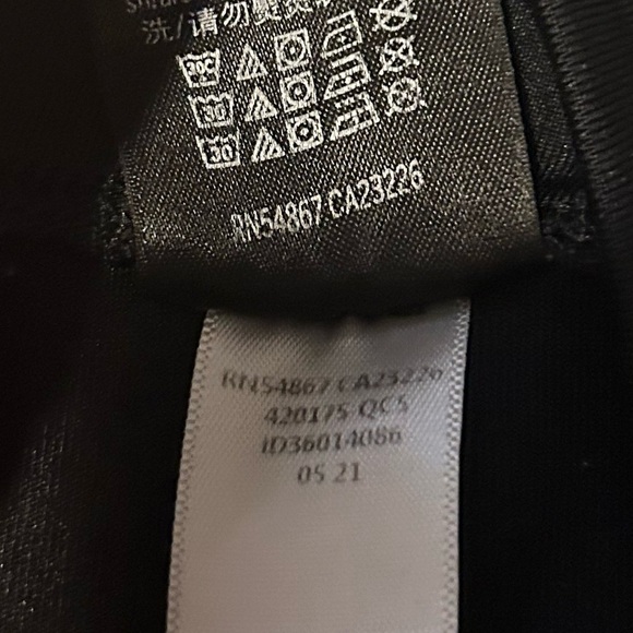 50%off w♥️ PINK Victoria’s Secret black bike shorts size small NWOT #75 - Picture 6 of 10